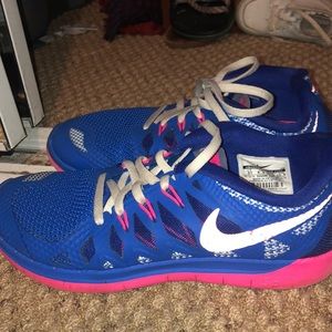 Girls Nike tennis shoes